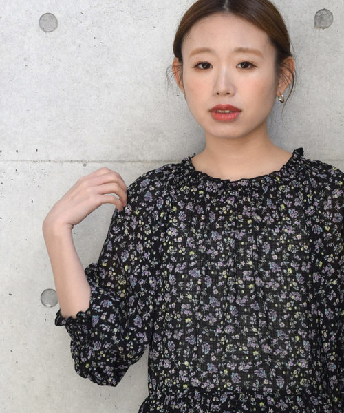 ゆったりめ/ダブルガーゼのバイカラーワンピース/ブラック×小花柄 ゆったりめ/ダブルガーゼのバイカラーワンピース/ブラック×小花柄