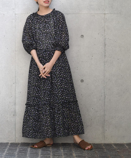 w closet（ダブルクローゼット）の「シアーチェック小花柄ロング