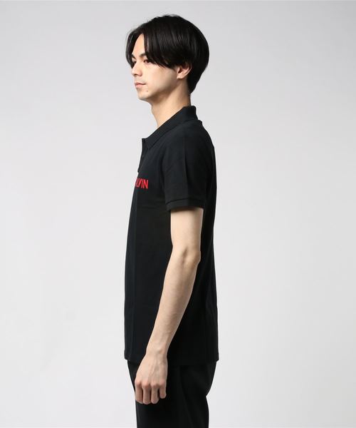 Calvin Klein Jeans(カルヴァンクラインジーンズ)の「ロゴ ポロシャツ(ポロシャツ・メンズ・ブラック系その他/ホワイト系その他・S/M/L/XL)」の3枚目の写真
