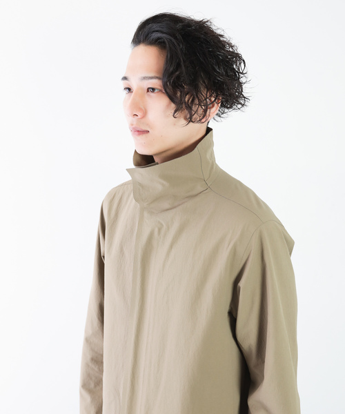 ATTACHMENT（アタッチメント）の「ナイロンストレッチ スタンドカラー 