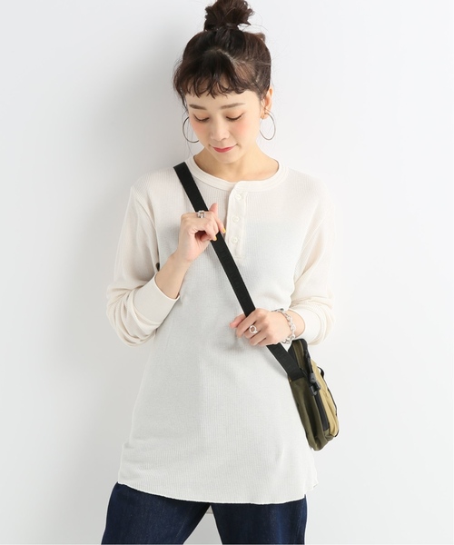 HANES(ヘインズ)の「【Hanes】Thermalヘンリーネック ロングスリーブ(Tシャツ/カットソー・レディース・ブラック/アイボリー・LARGE)」の1枚目の写真