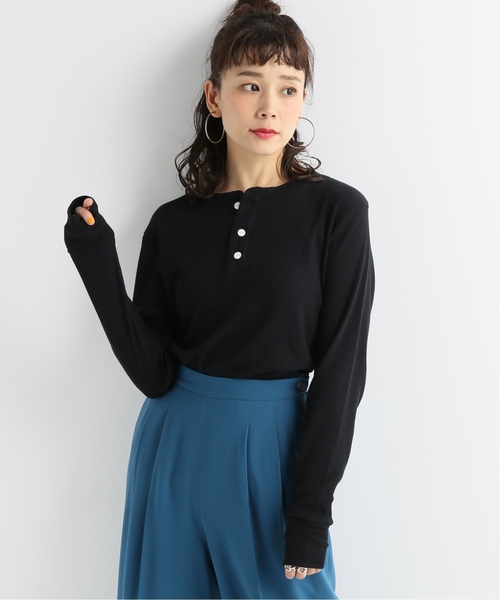 HANES(ヘインズ)の「【Hanes】Thermalヘンリーネック ロングスリーブ(Tシャツ/カットソー・レディース・ブラック/アイボリー・LARGE)」の2枚目の写真