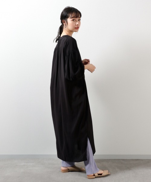 LOWRYS FARM（ローリーズファーム）の「カフタンワンピース　870306（ワンピース・レディース・ブラック/ベージュ/ブルー/グリーン/アイボリー・FREE）」の3枚目の写真