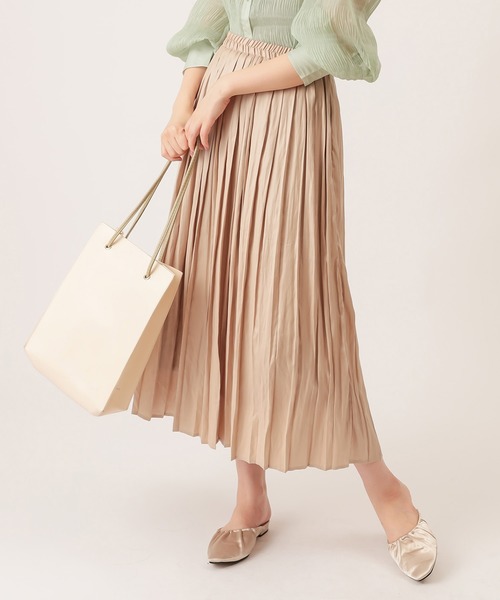 natural couture(ナチュラルクチュール)の「レザーライクナイルサテンプリーツスカート(スカート・レディース・ブラック/ダークブラウン/ベージュ/ブルー・FREE)」の1枚目の写真