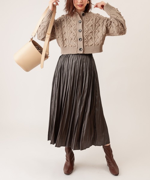 natural couture(ナチュラルクチュール)の「レザーライクナイルサテンプリーツスカート(スカート・レディース・ブラック/ダークブラウン/ベージュ/ブルー・FREE)」の7枚目の写真