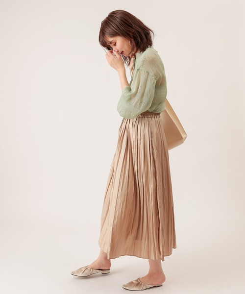 natural couture(ナチュラルクチュール)の「レザーライクナイルサテンプリーツスカート(スカート・レディース・ブラック/ダークブラウン/ベージュ/ブルー・FREE)」の12枚目の写真