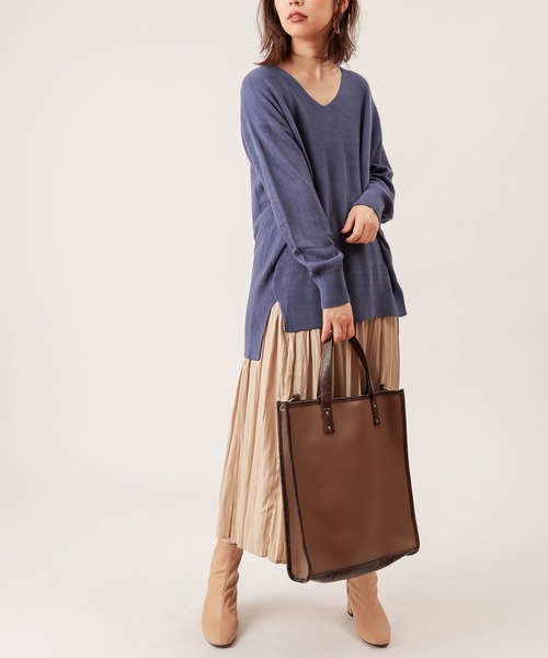 natural couture(ナチュラルクチュール)の「レザーライクナイルサテンプリーツスカート(スカート・レディース・ブラック/ダークブラウン/ベージュ/ブルー・FREE)」の15枚目の写真