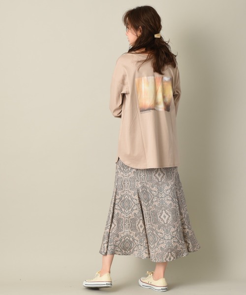 INTERPLANET（インタープラネット）の「シルケットスムース前後２ＷＡＹロゴ転写プリントプルオーバー（Tシャツ/カットソー・レディース・グレイッシュベージュ/オフホワイト・FREE）」の22枚目の写真