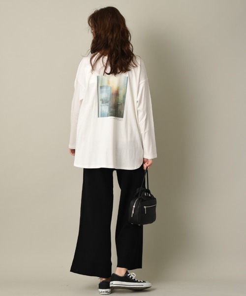 INTERPLANET（インタープラネット）の「シルケットスムース前後２ＷＡＹロゴ転写プリントプルオーバー（Tシャツ/カットソー・レディース・グレイッシュベージュ/オフホワイト・FREE）」の10枚目の写真