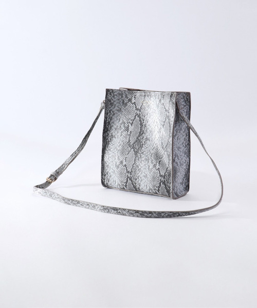 VENCEEXCHANGE（ヴァンスエクスチェンジ）の「縦型シンプル合皮バッグ（ショルダーバッグ・レディース・ブラック/ブラウン/グレー/その他35/オフホワイト/グリーン/パープル/ピンク/オレンジ/ライトカーキ/ベージュ系その他/ターコイズブルー・FREE）」の12枚目の写真