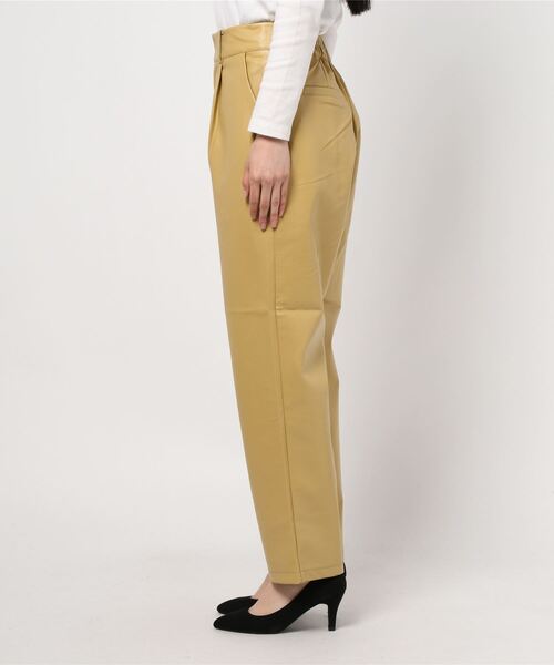 prose verse（プロズヴェール）の「エコレザーテーパードパンツ 美シルエット バックウエストゴム仕様（その他パンツ・レディース・カーキ/アイボリー/ブラウン/イエロー・ﾌﾘ-）」の5枚目の写真