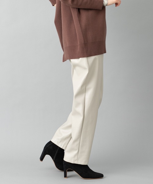 prose verse（プロズヴェール）の「エコレザーテーパードパンツ 美シルエット バックウエストゴム仕様（その他パンツ・レディース・カーキ/アイボリー/ブラウン/イエロー・ﾌﾘ-）」の16枚目の写真