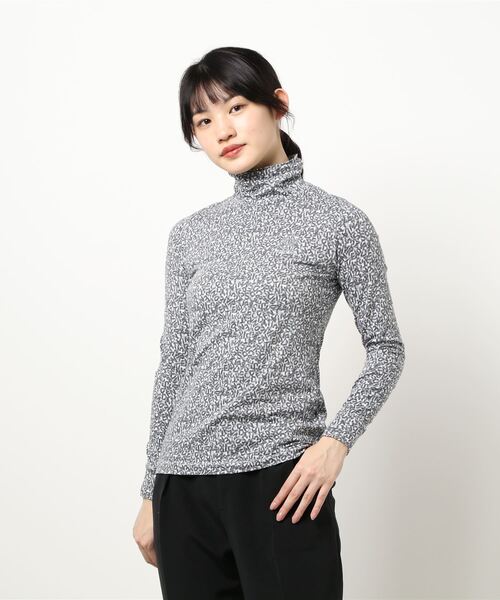 ZOY（ゾーイ）の「《ZOY》WOMEN タイポグラフィープリント 長袖タートルネック インナー（Tシャツ/カットソー・レディース・グレー/ネイビー/パープル系その他・36）」の2枚目の写真