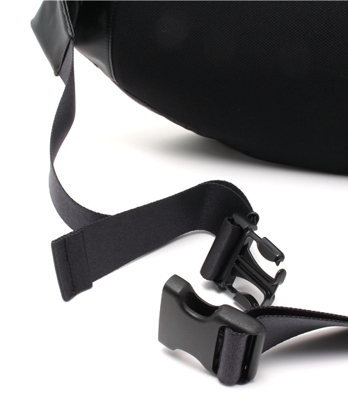 PORTER(ポーター)の「PORTER TACTICAL WAIST BAG SMALL <B印 YOSHIDA SELECT>(ボディバッグ/ウエストポーチ・メンズ・ブラック・ONE SIZE)」の5枚目の写真