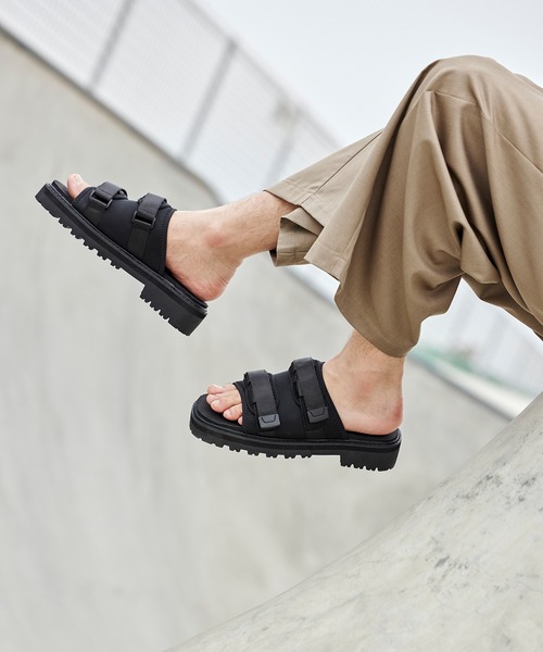 act'm（アクトム）の「act'm ストラップ付き ブラックベルトスポーツサンダル（サンダル・メンズ・ブラック/ブラック系その他・40/38/39/41/42/43）」の4枚目の写真