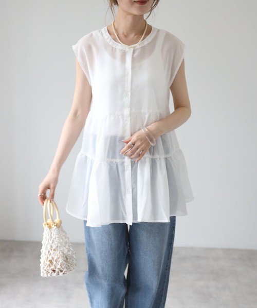 4youstory（フォーユーストーリー）の「シアーブラウスフレンチスリーブ（シャツ/ブラウス・レディース・ブラック/オフホワイト/グレイッシュベージュ・MEDIUM）」の2枚目の写真