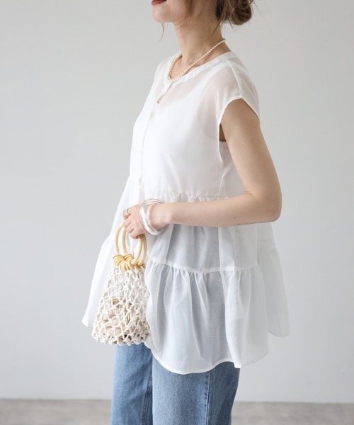 4youstory（フォーユーストーリー）の「シアーブラウスフレンチスリーブ（シャツ/ブラウス・レディース・ブラック/オフホワイト/グレイッシュベージュ・MEDIUM）」の6枚目の写真