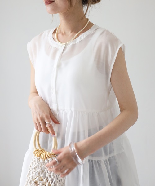 4youstory（フォーユーストーリー）の「シアーブラウスフレンチスリーブ（シャツ/ブラウス・レディース・ブラック/オフホワイト/グレイッシュベージュ・MEDIUM）」の7枚目の写真