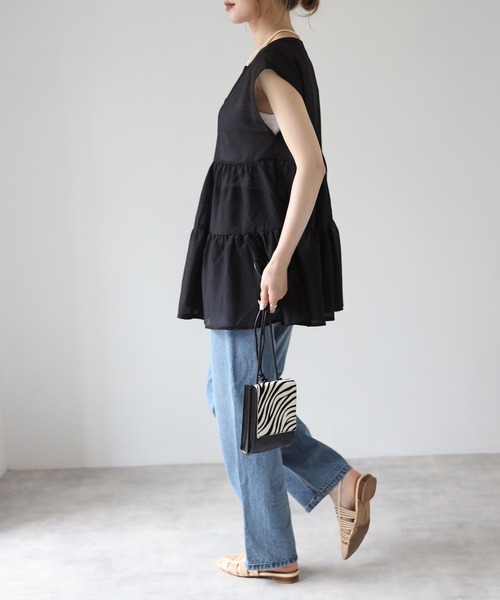 4youstory（フォーユーストーリー）の「シアーブラウスフレンチスリーブ（シャツ/ブラウス・レディース・ブラック/オフホワイト/グレイッシュベージュ・MEDIUM）」の9枚目の写真