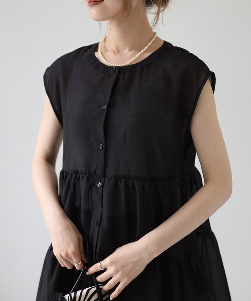 4youstory（フォーユーストーリー）の「シアーブラウスフレンチスリーブ（シャツ/ブラウス・レディース・ブラック/オフホワイト/グレイッシュベージュ・MEDIUM）」の13枚目の写真