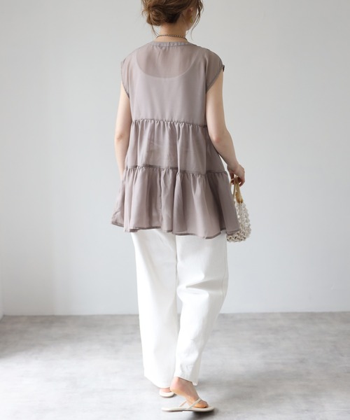 4youstory（フォーユーストーリー）の「シアーブラウスフレンチスリーブ（シャツ/ブラウス・レディース・ブラック/オフホワイト/グレイッシュベージュ・MEDIUM）」の18枚目の写真