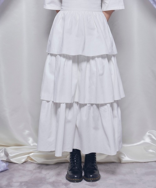 Romansual（ロマンシュアル）の「Romansual/ボリュームティアードハイウエストロングスカート（スカート・レディース・ホワイト/ブラック・SMALL/MEDIUM）」の5枚目の写真