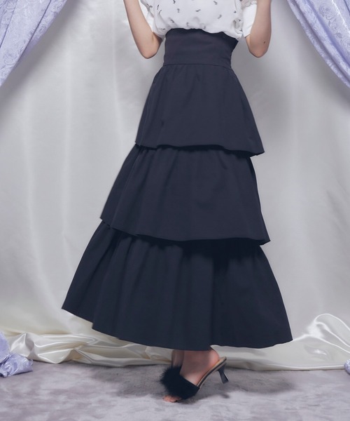 Romansual（ロマンシュアル）の「Romansual/ボリュームティアードハイウエストロングスカート（スカート・レディース・ホワイト/ブラック・SMALL/MEDIUM）」の11枚目の写真