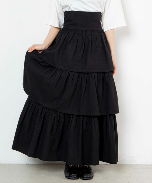 Romansual（ロマンシュアル）の「Romansual/ボリュームティアードハイウエストロングスカート（スカート・レディース・ホワイト/ブラック・SMALL/MEDIUM）」の21枚目の写真