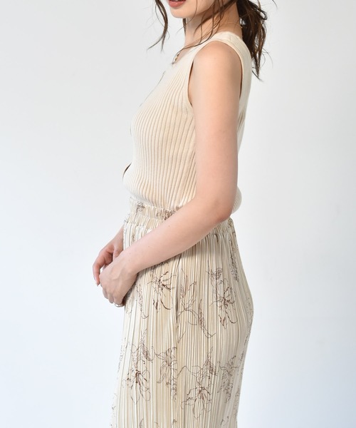 RETRO GIRL（レトロガール）の「２WAYリブニットタンク（タンクトップ・レディース・グリーン/ブラック/ブラウン/オフホワイト/レッド・FREE）」の22枚目の写真