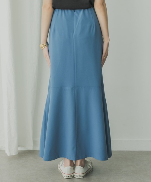 KBF+(ケービーエフプラス)の「KBF+ 切替マーメイドスカート(スカート・レディース・ブルー/ブラック/ベージュ・38)」の17枚目の写真