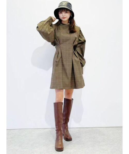 MURUA(ムルーア)の「ボリュームスリーブミニワンピース(ワンピース・レディース・ブラック/グレー/キャメル/その他1/グリーン・FREE)」の8枚目の写真