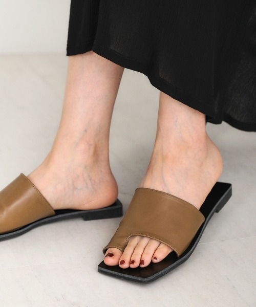 Bou Jeloud（ブージュルード）の「スクエアトゥートングサンダル（サンダル・レディース・ブラック/キャメル・M/L）」の7枚目の写真