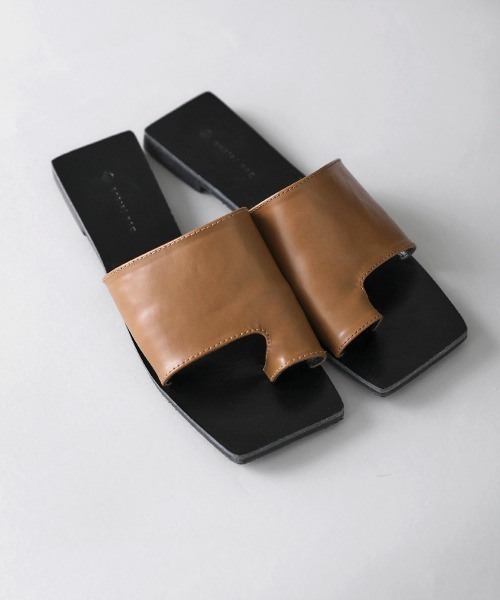 Bou Jeloud（ブージュルード）の「スクエアトゥートングサンダル（サンダル・レディース・ブラック/キャメル・M/L）」の14枚目の写真