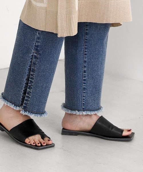 Bou Jeloud（ブージュルード）の「スクエアトゥートングサンダル（サンダル・レディース・ブラック/キャメル・M/L）」の4枚目の写真