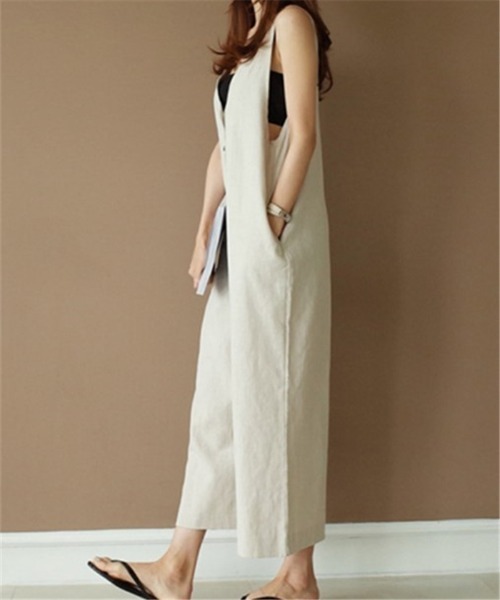 MAISON DE THERESE（メゾン ド テレーズ）の「Vネックワイドサロペットパンツ（サロペット/オーバーオール・レディース・ブラック/ライトベージュ・M/L/S）」の6枚目の写真