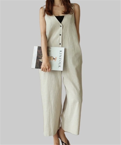 MAISON DE THERESE（メゾン ド テレーズ）の「Vネックワイドサロペットパンツ（サロペット/オーバーオール・レディース・ブラック/ライトベージュ・M/L/S）」の5枚目の写真