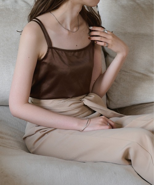 Ambre Neige（アンブルネージュ）の「バッククロスサテンキャミ
