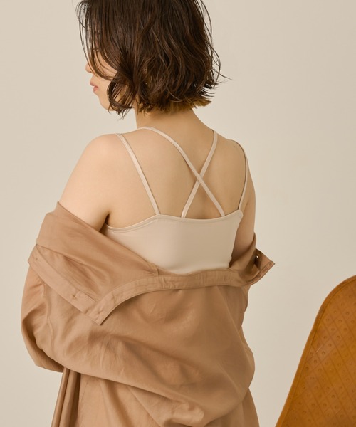 Ambre Neige(アンブルネージュ)の「バッククロスサテンキャミ/【WEB/EC限定商品】(キャミソール・レディース・ダークブラウン/ライトブラウン/ライトベージュ/ブラック・FREE)」の7枚目の写真