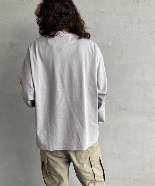 UNIVERSAL OVERALL（ユニバーサルオーバーオール）の「[UNIVERSAL OVERALL/ユニバーサルオーバーオール] 別注 ポケットロングスリーブＴシャツ（Tシャツ/カットソー・レディース・ホワイト/ブラック/グレー/オレンジ/モスグリーン/ネイビー/イエロー系その他/グリーン系その他・S/M/L）」の9枚目の写真