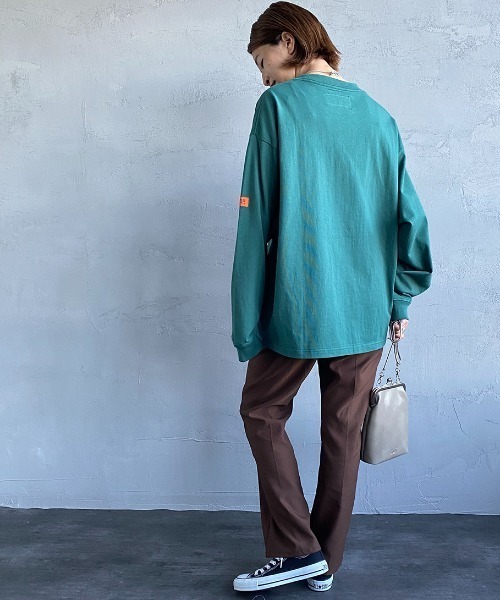 UNIVERSAL OVERALL（ユニバーサルオーバーオール）の「[UNIVERSAL OVERALL/ユニバーサルオーバーオール] 別注 ポケットロングスリーブＴシャツ（Tシャツ/カットソー・レディース・ホワイト/ブラック/グレー/オレンジ/モスグリーン/ネイビー/イエロー系その他/グリーン系その他・S/M/L）」の18枚目の写真