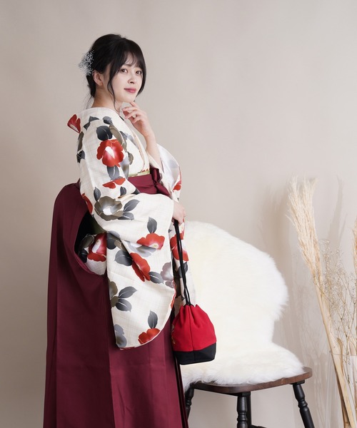utatane(ウタタネ)の「袴セット 先染めベージュ風にレトロ椿(着物・レディース・ベージュ・M)」の5枚目の写真