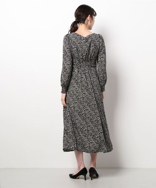 Cheek（チーク）の「ワントーンフラワー総柄ワンピース（ワンピース・レディース・ブラウン/ブルー/ブラック・MEDIUM）」の17枚目の写真