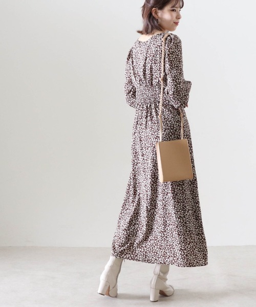 Cheek（チーク）の「ワントーンフラワー総柄ワンピース（ワンピース・レディース・ブラウン/ブルー/ブラック・MEDIUM）」の4枚目の写真