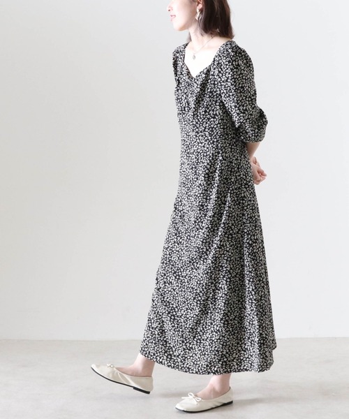 Cheek（チーク）の「ワントーンフラワー総柄ワンピース（ワンピース・レディース・ブラウン/ブルー/ブラック・MEDIUM）」の14枚目の写真