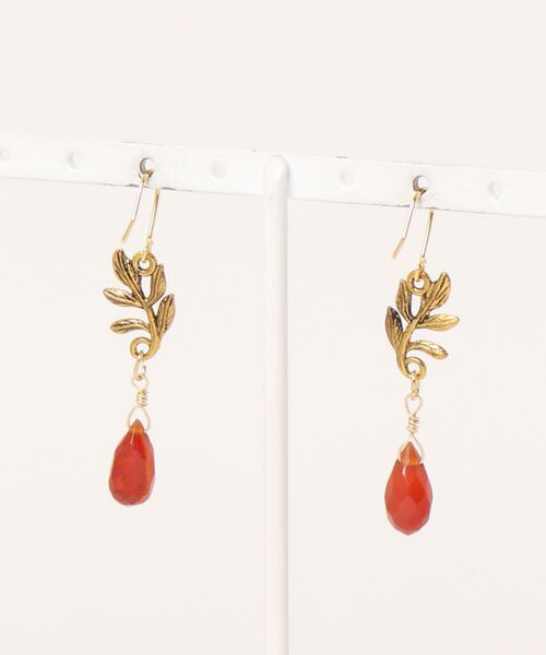 tone(トーン)の「【SPICY COLORS】天然石のボタニカルピアス(ピアス(両耳用)・レディース・ライトブルー/オレンジ/ライトオレンジ系/レッド・FREE)」の6枚目の写真