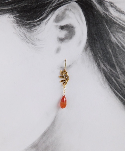 tone(トーン)の「【SPICY COLORS】天然石のボタニカルピアス(ピアス(両耳用)・レディース・ライトブルー/オレンジ/ライトオレンジ系/レッド・FREE)」の7枚目の写真