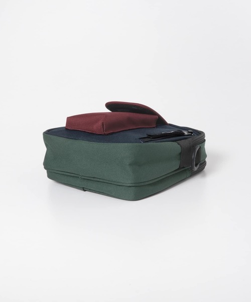 Carhartt（カーハート）の「carhartt　CARHARTT ESSENTIALSBAG S（ショルダーバッグ・メンズ・ブラック/ブラウン/その他1・ONE）」の7枚目の写真