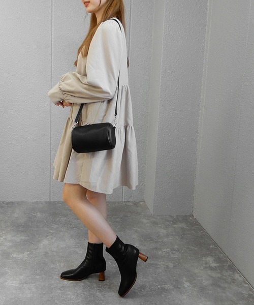 minia（ミニア）の「ブロックシンヒールのスクエアトゥストレッチブーツ　◆（ブーツ・レディース・アイボリー/ブラック・M/LL/L/S）」の11枚目の写真