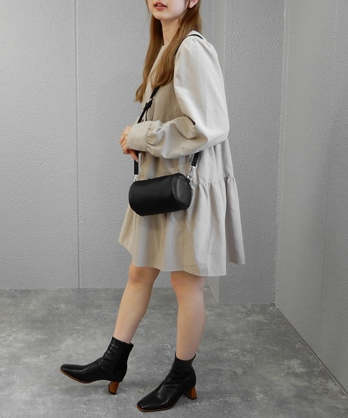 minia（ミニア）の「ブロックシンヒールのスクエアトゥストレッチブーツ　◆（ブーツ・レディース・アイボリー/ブラック・M/LL/L/S）」の12枚目の写真