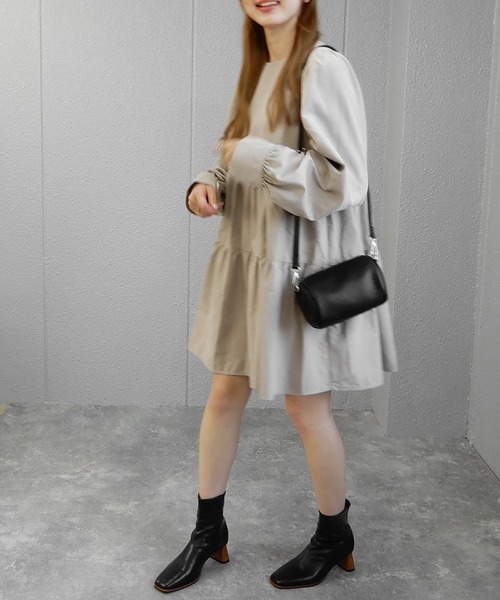 minia（ミニア）の「ブロックシンヒールのスクエアトゥストレッチブーツ　◆（ブーツ・レディース・アイボリー/ブラック・M/LL/L/S）」の13枚目の写真